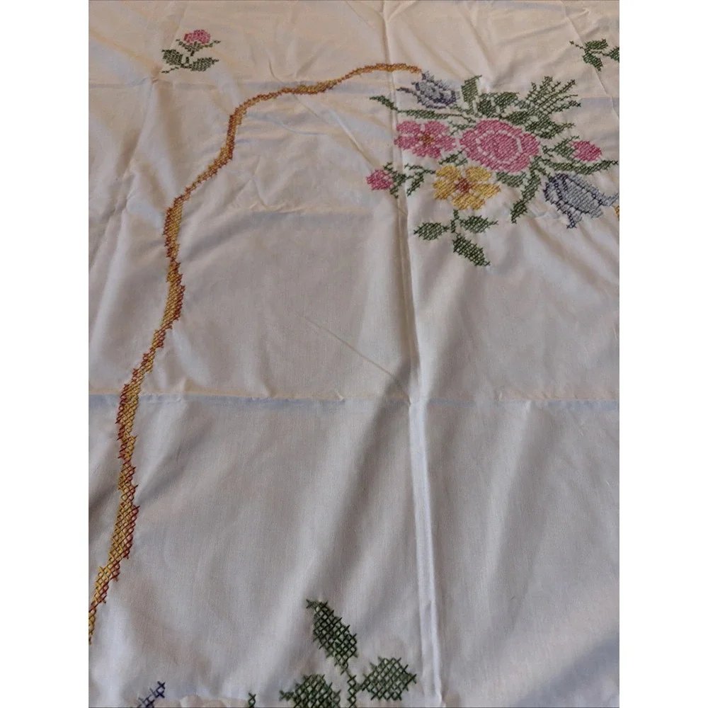 Vintage Tablecloth Hand-Embroidery Floral 50